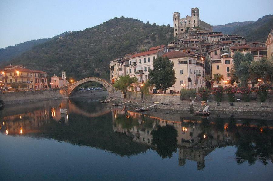 Appartement La Casa Di Elda à Dolceacqua Extérieur photo
